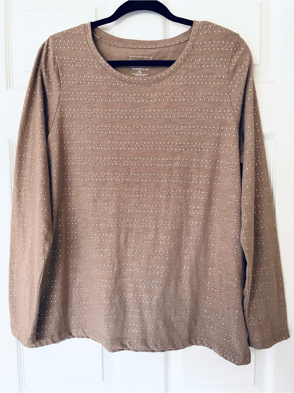 🤎 Sonoma Goods For Life Taupe Dot Sparkle Crew Neck Tee